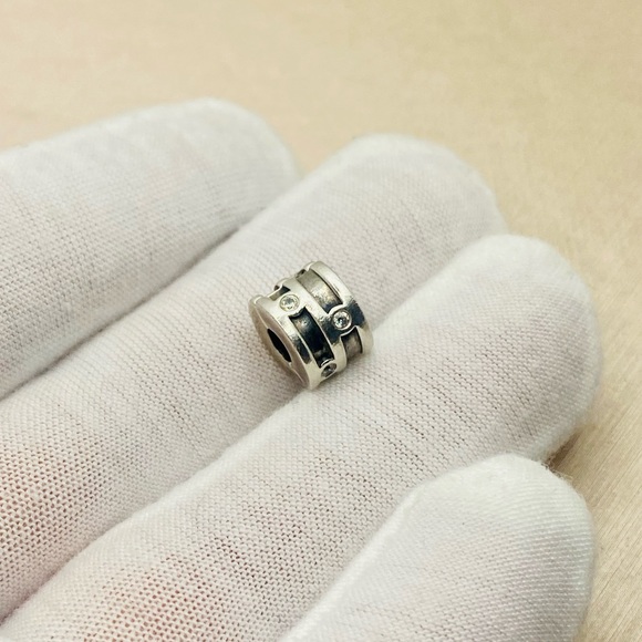 EUC Pandora 790291CZ Sterling Silver Sparkling Clip w/ Clear Zirconia - Picture 3 of 11